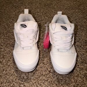 Vans Vans Knu Skool shoes with Pink laces option